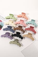 Load image into Gallery viewer, Black Minimalist 5 Circles Frosted Hair Claw Clip
